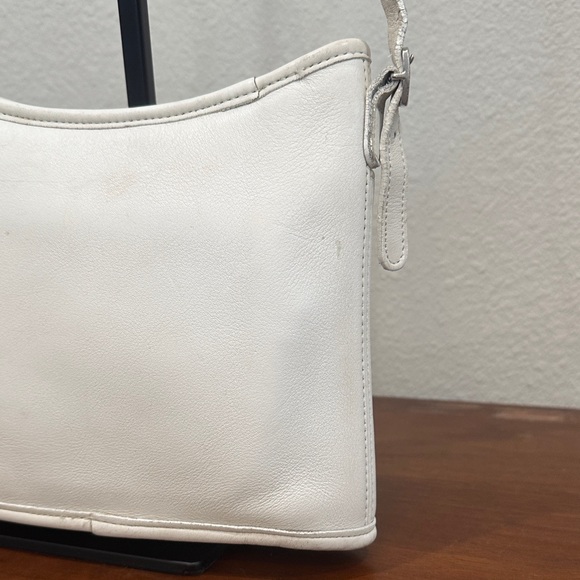 Vintage Coach White Leather Mambo Crossbody Shoulder Bag - Picture 7 of 13